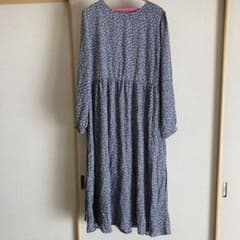 花柄ワンピースのサムネイル