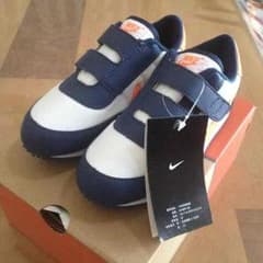 新品  NIKE スニーカー  20cmのサムネイル