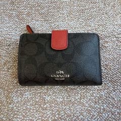 COACH(コーチ)☆ 二つ折り財布☆赤色のサムネイル