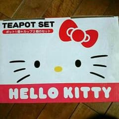 HELLO KITTY✲ティーポットのサムネイル