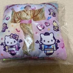 マツケンサンバ×ハローキティ　スパンコールクッション型マスコット