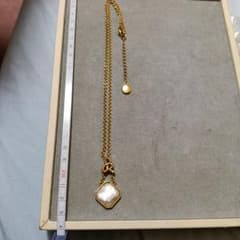ソニア　リキエル　金色 八角形ストーン ネックレスのサムネイル