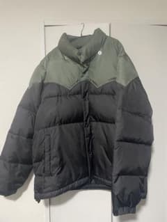Stüssy ダウンジャケット Lサイズ ブラック/グリーン　stussyのサムネイル