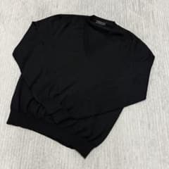 PRADA】100%バージンウール 薄手 Vネック ニット サイズ46 - メルカリ