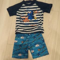 限定値下げ☆ニモ☆ラッシュガードつき☆水着のサムネイル
