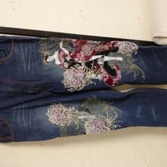 今月いっぱいで出品取り消し！華風鳥月ジーンズのサムネイル