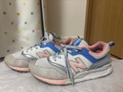New Balance 997H グレーレディーススニーカー　24センチのサムネイル
