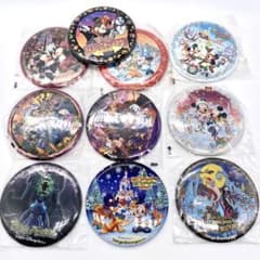 Disney 缶バッジ　ハロウィン　クリスマス　10個 Disney 缶バッジ ハロウィン クリスマス 10個 - メルカリ