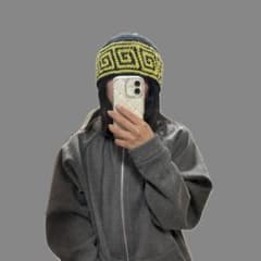ビーニー　クラッシャーハット　クロシェハット　ハンドメイド　ブラック×イエローのサムネイル