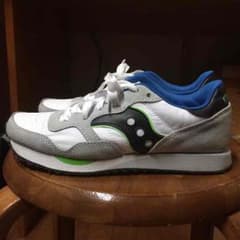 Saucony スニーカーのサムネイル