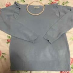 ゆまさん専用earthの肩フリルニットのサムネイル
