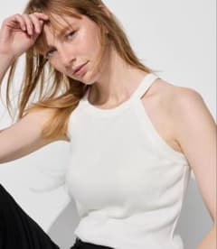 ユニクロ　UNIQLO ホルターネック　ブラタンクトップ　ホワイト　Sサイズのサムネイル