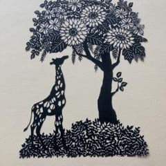 切り絵　木とキリンのサムネイル