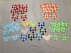 折り紙　ハート（50個）バレンタイン　ハンドメイドのサムネイル