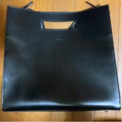 お値下げしました。YAHKI スクエアバッグ　処分予定なのでお値段交渉可能のサムネイル