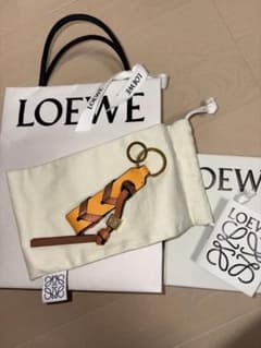 LOEWE レザー キーホルダー 編み込みデザイン - メルカリ