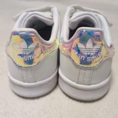 【今月末値上げ！】adidasStanSmithキッズ スニーカー18cm新綺麗のサムネイル