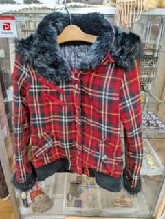 □□CECIL McBEE チェック柄 ファー付き ブルゾン 赤 - メルカリ