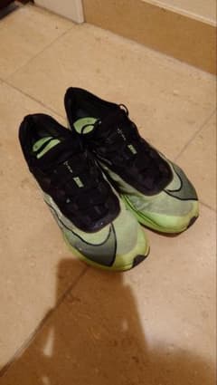 NIKE ZOOM FLY 3 ランニングシューズのサムネイル