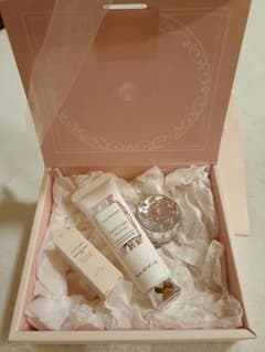 ジルスチュアート　リップ　ハンドクリームギフトBOXのサムネイル