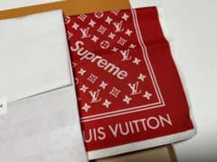 【新品 希少】 LOUIS VUITTON × SUPREME　バンダナのサムネイル