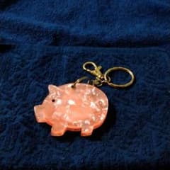 ピンクの豚さんキーホルダー鏡付きのサムネイル
