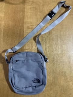 【美品】ノースフェイス グレー ショルダーバッグのサムネイル