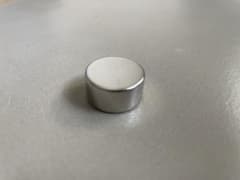 強力磁石・ネオジウ磁石 直径２０ｍｍ×厚み１０ｍｍ　丸型タイプ【10個セット】のサムネイル