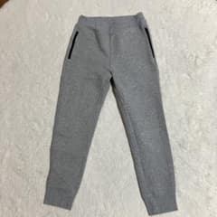 ユニクロ　スウェットパンツ　140のサムネイル
