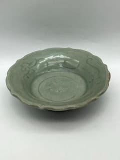 南宋から元時代 青磁 龍泉窯青釉刻花菱口盤 龍泉窯青釉花口洗(F-129