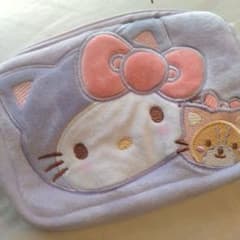 新品 猫の日 キティ マルチティッシュケース サンリオ しまむらのサムネイル