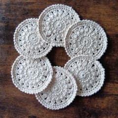 【オーガニックコットン使用】 　ハンドメイド　かぎ針編み コースター 6枚セットのサムネイル