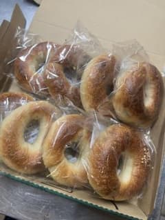 ㉒【13日焼き14日発送】ベーグル8個入り(ネコポス) - メルカリ