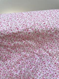 コットン　針抜きニット　薄ピンクにピンク花柄　145cm×160cmのサムネイル
