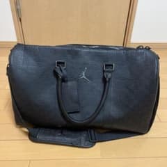 Jordan ブラック モノグラム ボストンバッグ(25L) - メルカリ