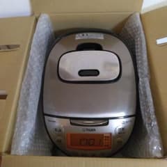TIGER tacook IH炊飯器 本体 ZOJIRUSHIしゃもじ×2のサムネイル