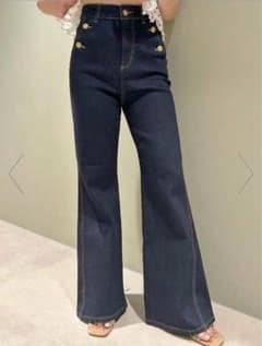 リリーブラウン　ストレッチフレアデニムパンツ