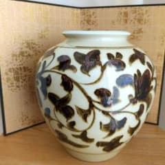 砥部焼】中元竹山作 竹山窯 唐草文 花瓶 花器 壺 - メルカリ