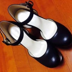 超美品❤︎黒パンプスのサムネイル
