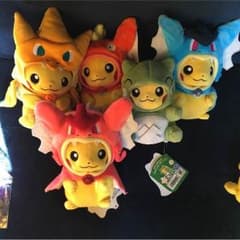 ピカチュウ、メタモンぬいぐるみのサムネイル