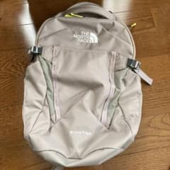 専用です！新品  ノースフェイスリュック  ピボター   グレージュ色のサムネイル