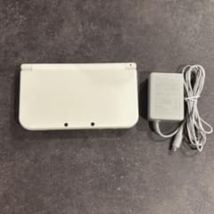 New Nintendo ニンテンドー 3DS LL ホワイト 本体 付属品ありのサムネイル