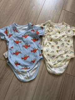ユニクロミッフィ、こぐまちゃちんベビー肌着2枚セット60サイズのサムネイル