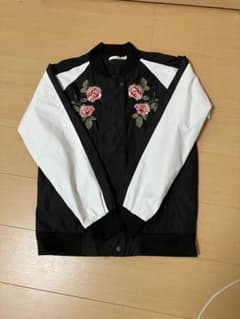バラ刺繍 ブラック ホワイト スカジャンのサムネイル