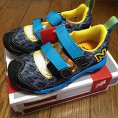 kakeru-mam様専用 ニューバランス  スニーカーサンダルのサムネイル