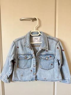 ZARA ストロベリー刺繍 デニムジャケット 98cmのサムネイル