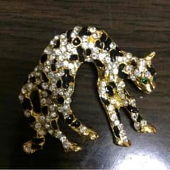 猫ブローチのサムネイル