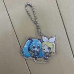 初音ミク&鏡音リン 明治チョコレート 特典アクリルキーホルダー - メルカリ