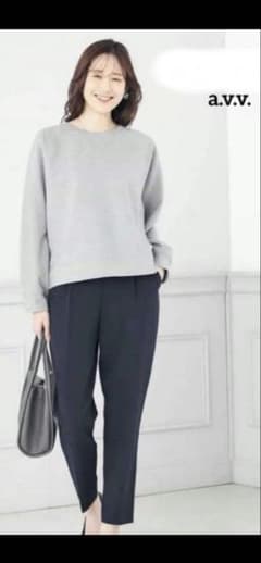 a.v.v 美ラクるテーパードパンツ 試着のみのサムネイル