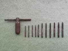 タップハンドル タップ 11本セット 工具 DIY (タップの大きさは